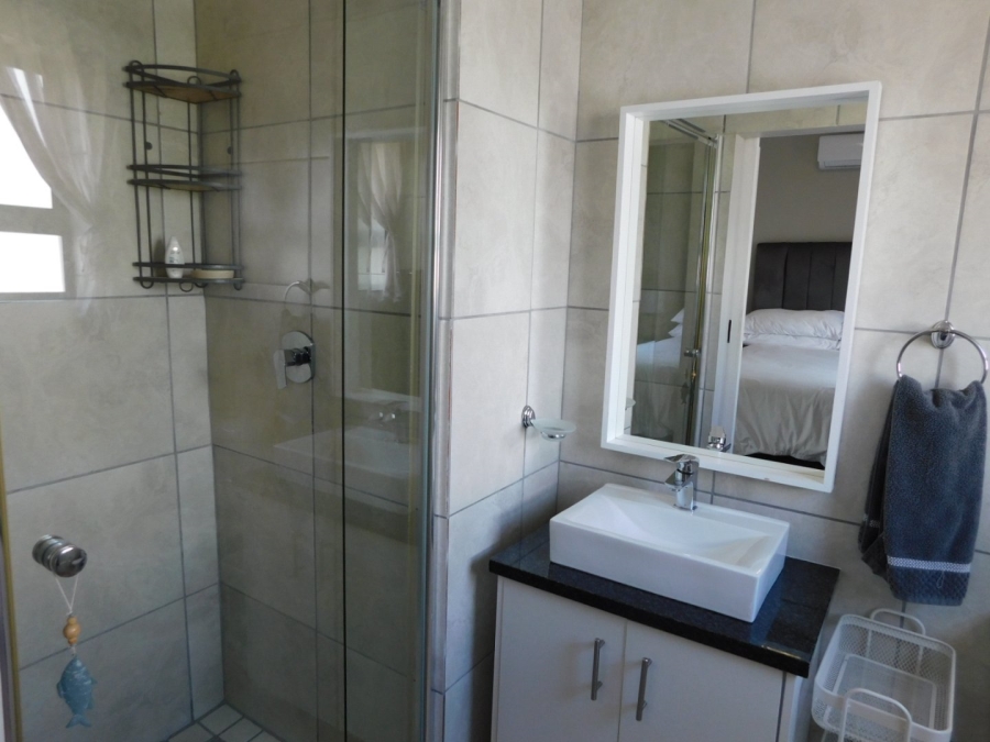 To Let 3 Bedroom Property for Rent in Gordons Bay Central Western Cape